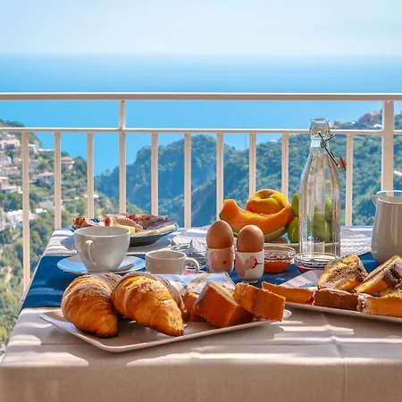 Monte Brusara Relais Bed & Breakfast 4*