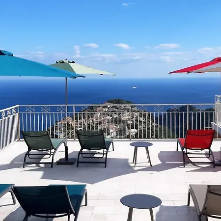 לינה וארוחת בוקר Monte Brusara Relais 3*
