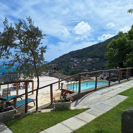 Monte Brusara Relais לינה וארוחת בוקר