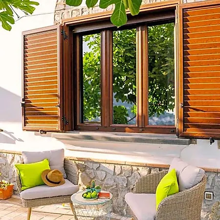 Monte Brusara Relais 4*