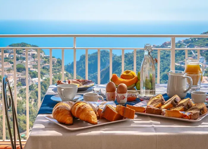 Monte Brusara Relais Bed & Breakfast 4*