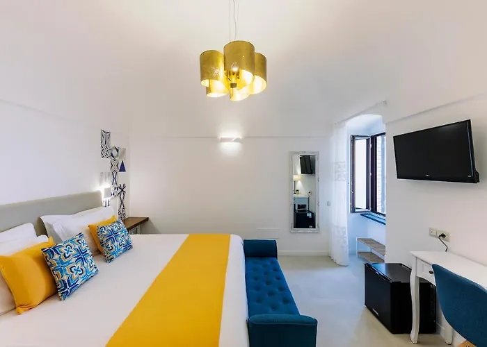 Monte Brusara Relais 住宿加早餐酒店 拉维罗