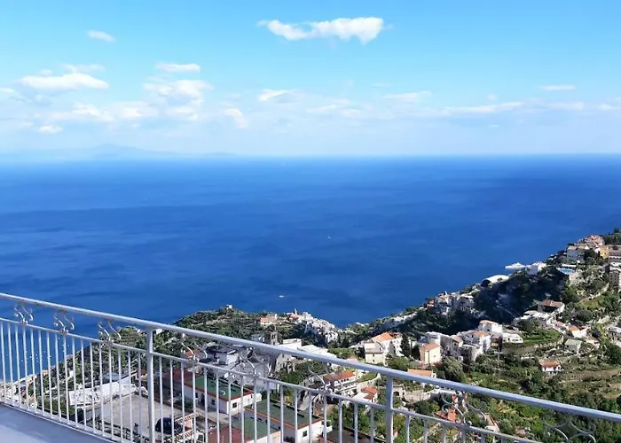 Monte Brusara Relais 拉维罗